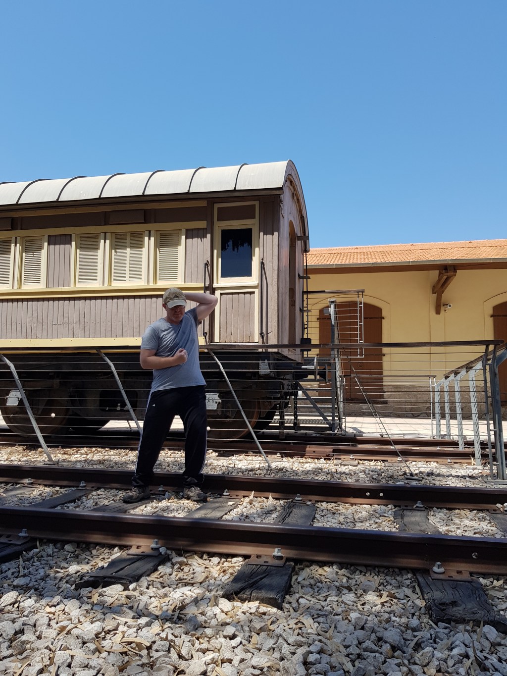 Ten simple tips for smoother movement in a conflict&nbsp;environment